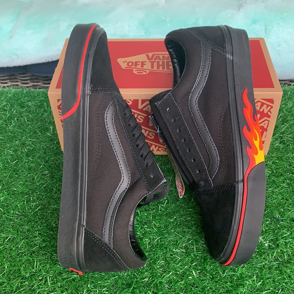 VANS MEN’S OLD SKOOL FLAME WALL Black/Black Old Skool
(Flame Wall) 
VN0A38G1Q8Q - Picture 6 of 16
